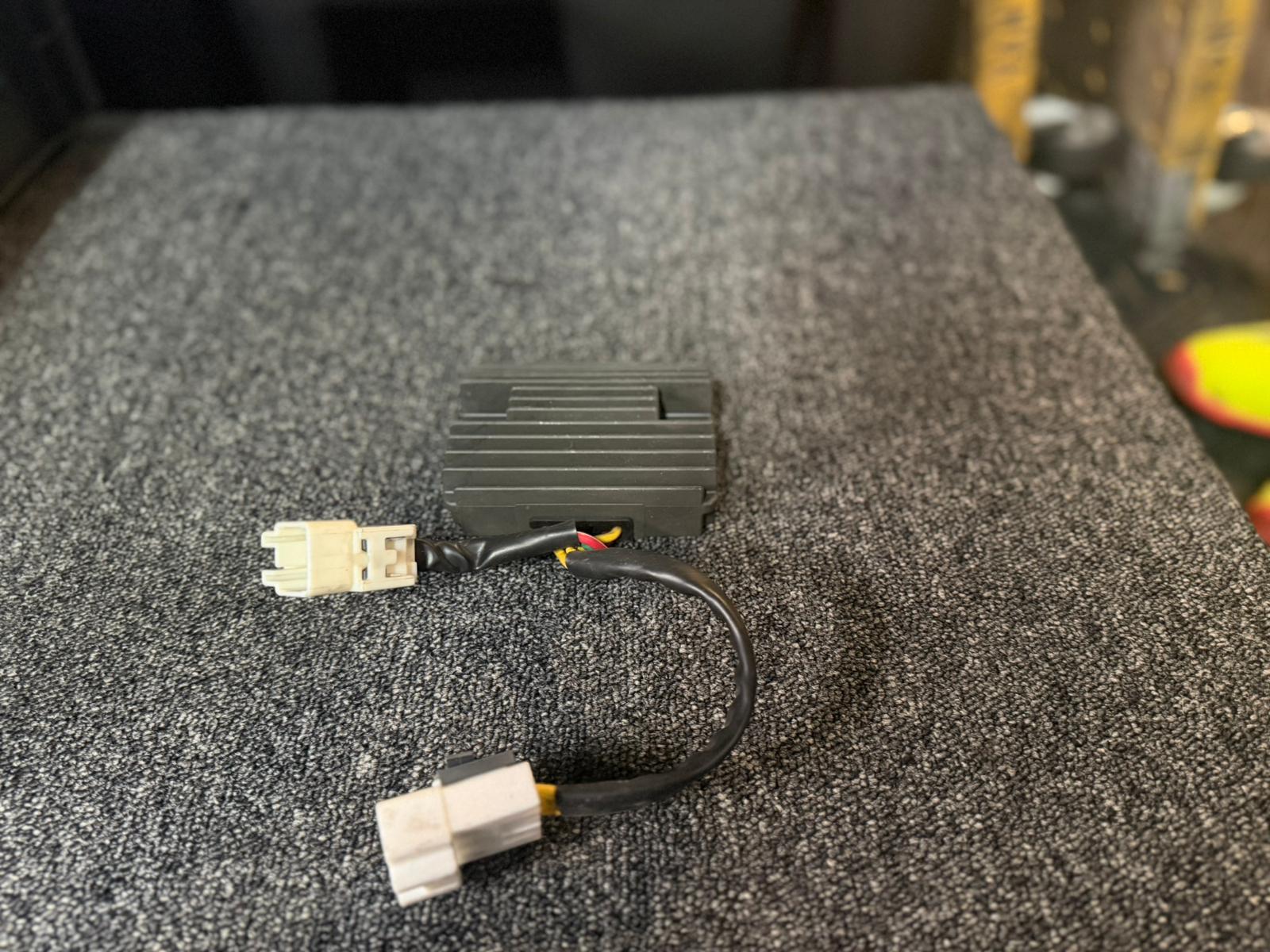 Spanningsregelaar Piaggio MP3 500 (ABS Modellen) – OEM Onderdeel - Afbeelding 3