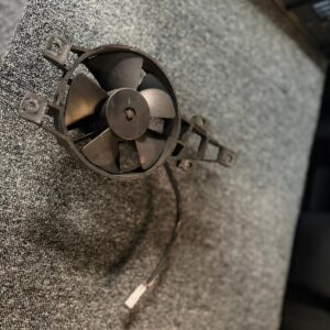 Originele Koelvin Piaggio MP3 350 / 400 / 500 – Gebruikt & In Goede Staat