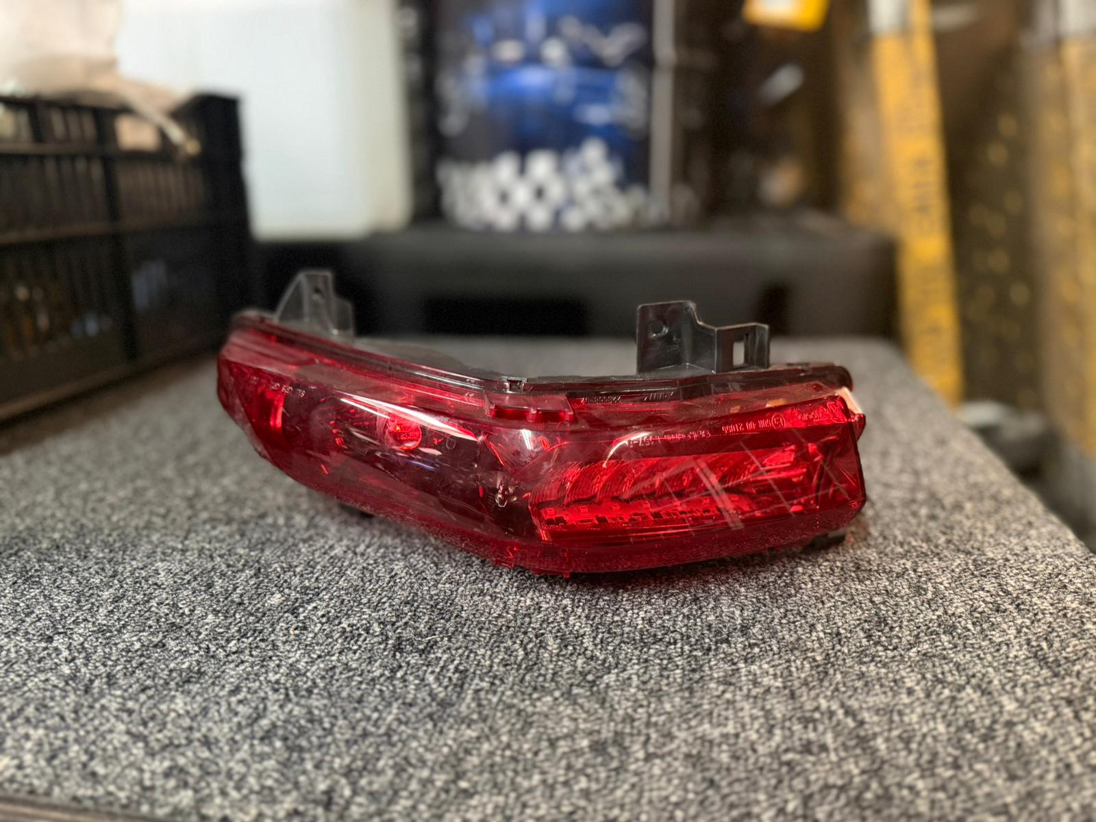 Origineel Achterlicht Rechts Piaggio MP3 ABS – Gebruikt & In Goede Staat