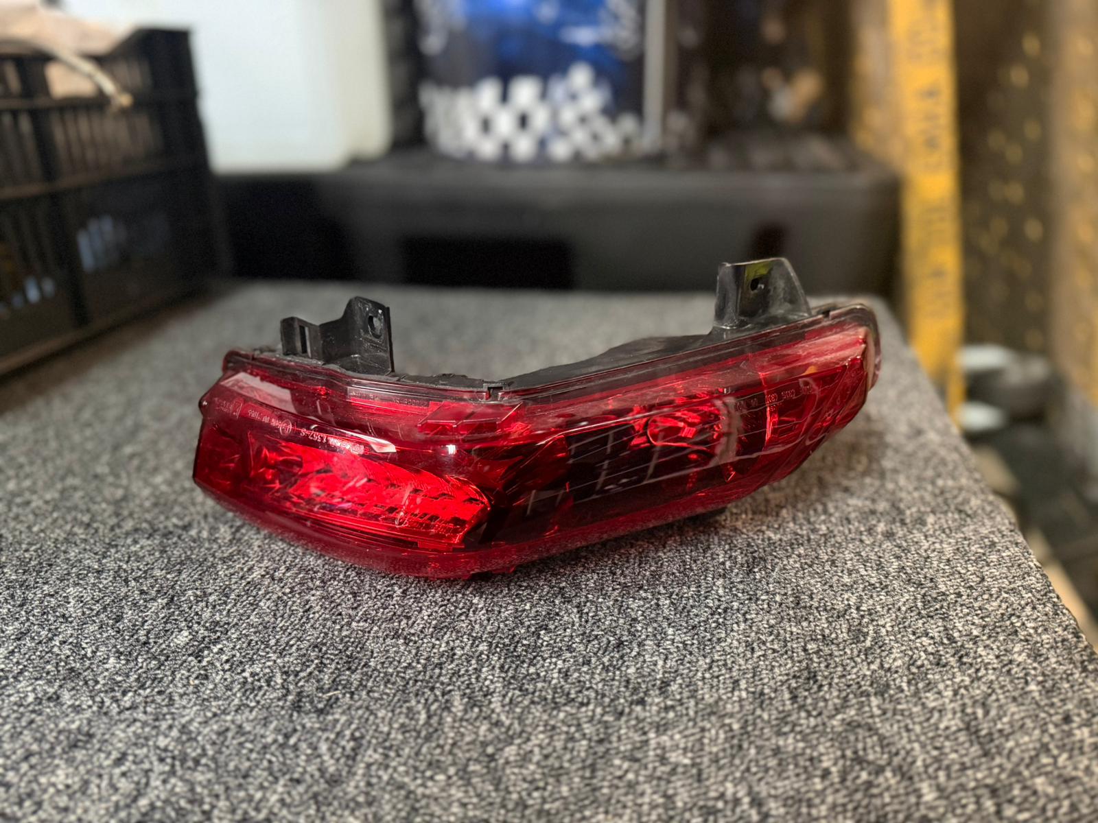 Origineel Achterlicht Links Piaggio MP3 ABS – Gebruikt & In Goede Staat