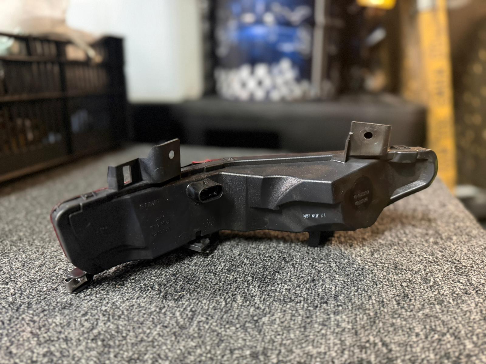 Origineel Achterlicht Links Piaggio MP3 ABS – Gebruikt & In Goede Staat - Afbeelding 2